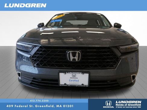Used 2023 Honda Accord Touring image 2