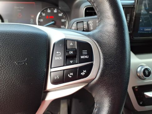 Used 2023 Ford Explorer XLT w/ Equipment Group 202A RWD image 15