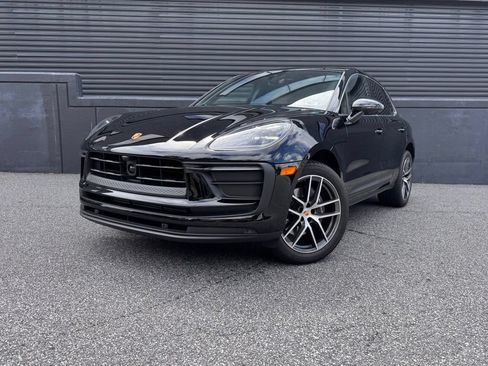 Certified 2026 Porsche Macan AWD/4WD image 6