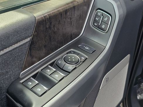 Used 2024 Ford F350 Lariat AWD/4WD image 34