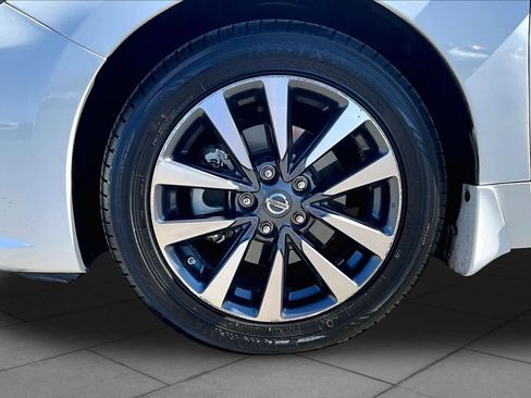Used 2016 Nissan Altima 2.5 SL w/ 2.5 Technology w/LED Package FWD image 10