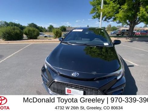 Used 2024 Toyota Corolla SE w/ SE Premium Package FWD image 3