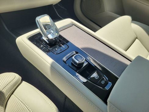New 2026 Volvo XC90 B6 Ultra w/ Lounge Package AWD/4WD image 11