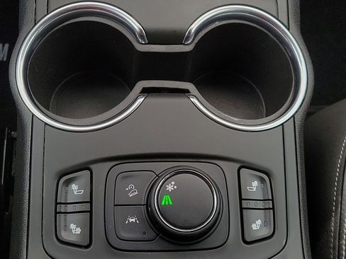 Used 2022 GMC Terrain SLT image 20