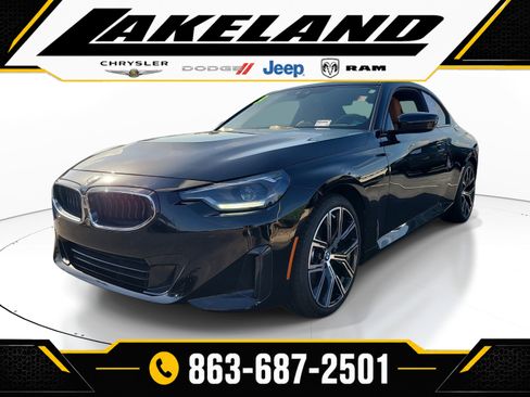 Used 2023 BMW 230i Coupe w/ Convenience Package RWD image 3