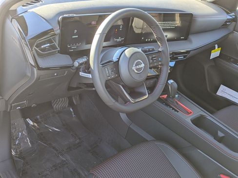 New 2026 Nissan Kicks SR w/ Cold Weather Package AWD/4WD image 2