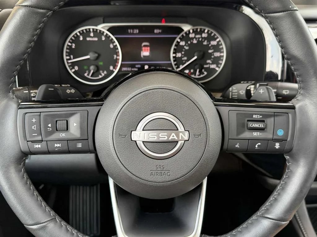 Used 2023 Nissan Pathfinder SL AWD/4WD image 24