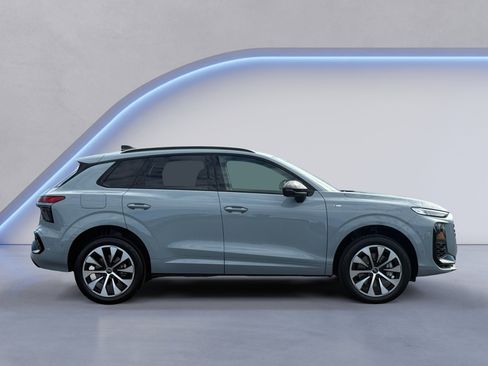 New 2026 Audi Q3 quattro 2.0T AWD/4WD image 5