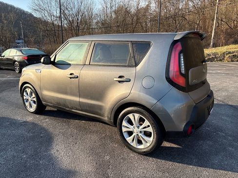 Used 2015 Kia Soul + w/ Audio Package image 3