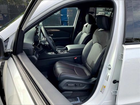 New 2025 Honda Pilot Black Edition image 11