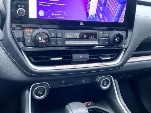 Used 2025 Toyota Grand Highlander AWD image 33