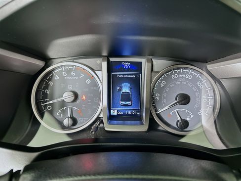 Used 2021 Toyota Tacoma TRD Off-Road image 19