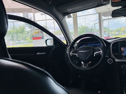 Used 2016 Chrysler 300 C AWD/4WD image 36