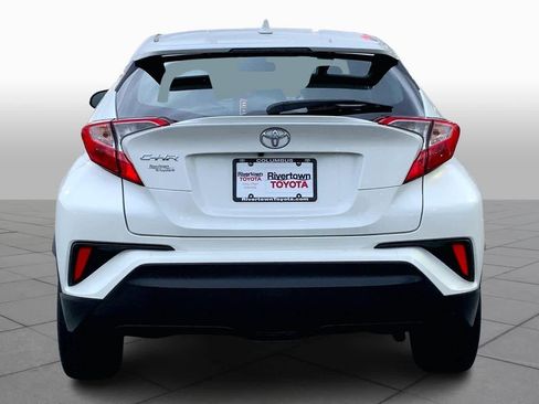 Used 2021 Toyota C-HR LE image 4