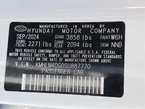 Used 2025 Hyundai Elantra Sport FWD image 29