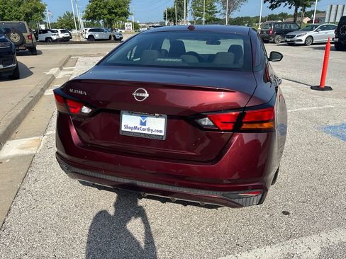 Used 2025 Nissan Altima 2.5 SV FWD image 24