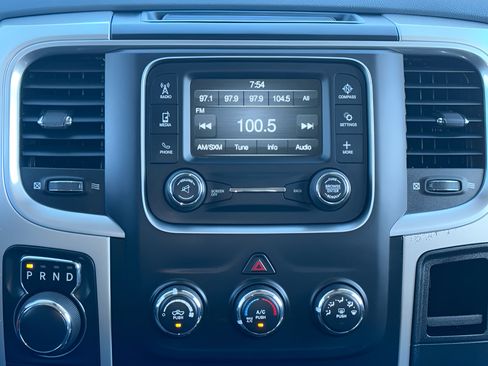 Used 2019 RAM 1500 Classic SLT AWD/4WD image 21