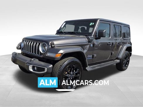 Used 2025 Jeep Wrangler Unlimited Sahara image 1