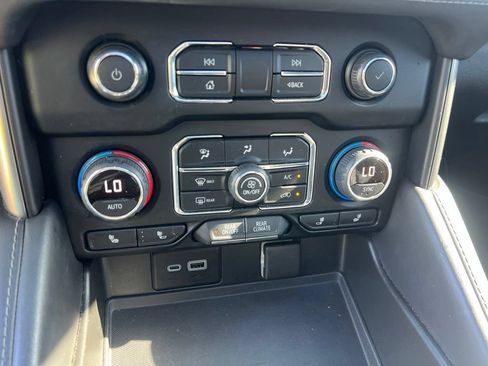 Used 2022 Chevrolet Tahoe Z71 AWD/4WD image 39