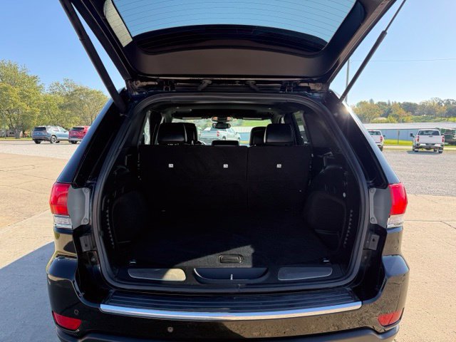 Used 2019 Jeep Grand Cherokee Limited AWD/4WD image 9