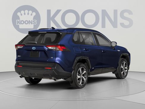 Used 2023 Toyota RAV4 SE w/ Weather & Moonroof Package AWD/4WD image 2