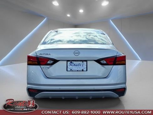 Used 2024 Nissan Altima 2.5 S FWD image 5
