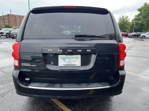 Used 2019 Dodge Grand Caravan SE w/ UConnect Hands-Free Group FWD image 6