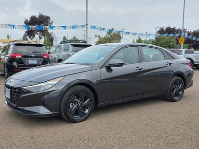Used 2023 Hyundai Elantra SEL w/ Cargo Package