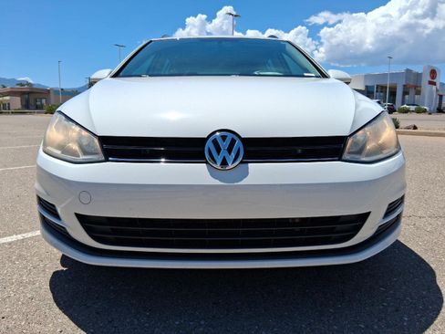 Used 2017 Volkswagen Golf SportWagen FWD image 9