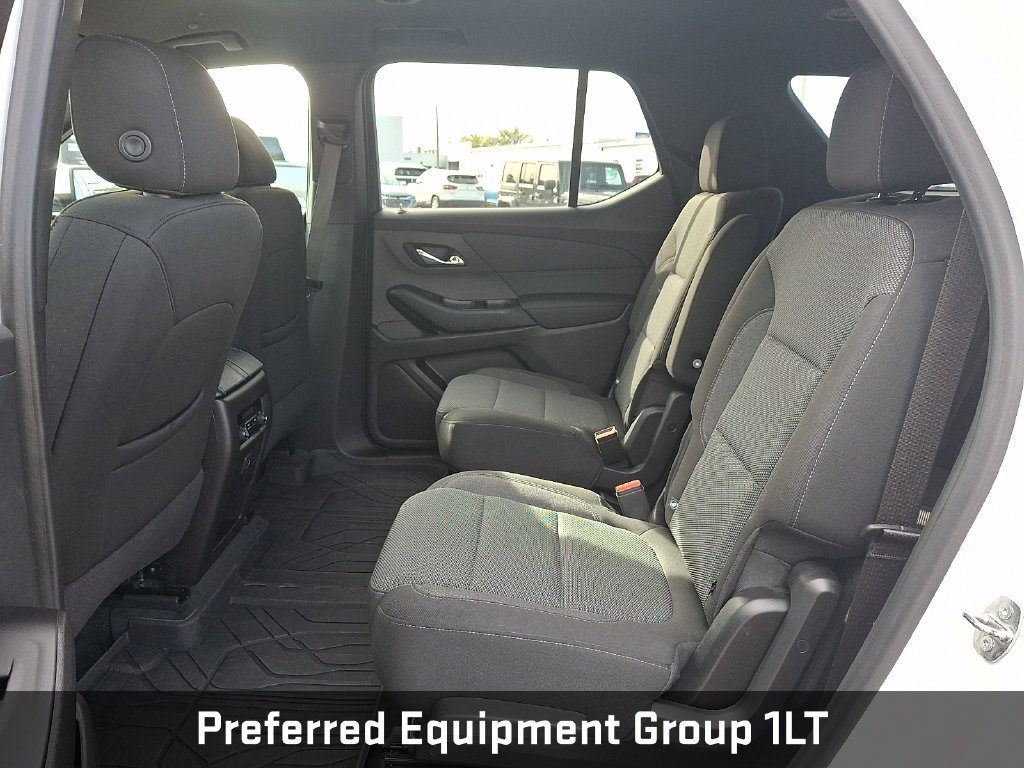 Used 2022 Chevrolet Traverse LT w/ LPO, Black Accent Package AWD/4WD image 13