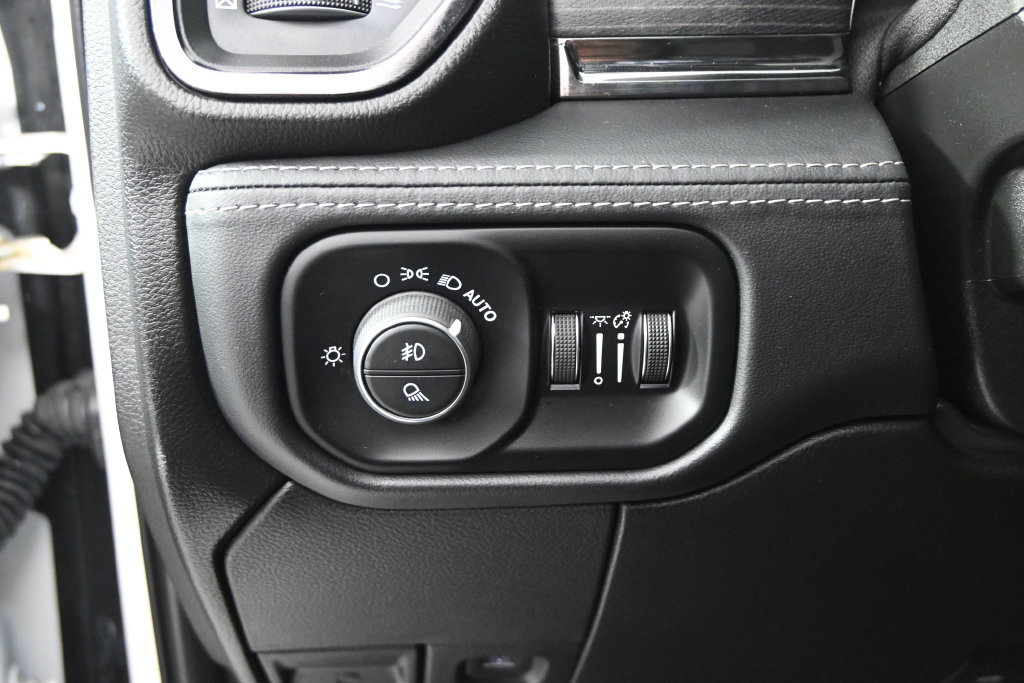 Used 2023 RAM 3500 Limited AWD/4WD image 23