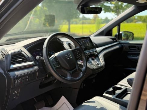 Used 2023 Honda Odyssey Sport image 11