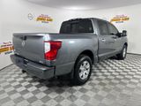 Used 2018 Nissan Titan SV w/ SV Convenience Package image 6