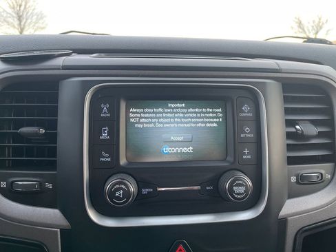 Used 2014 RAM 1500 Express image 18