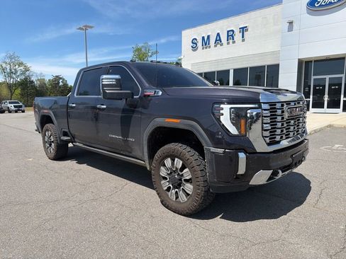 Used 2024 GMC Sierra 2500 Denali w/ Denali Reserve Package AWD/4WD image 2