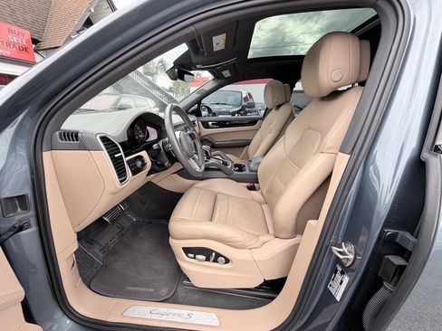 Used 2019 Porsche Cayenne S AWD/4WD image 11