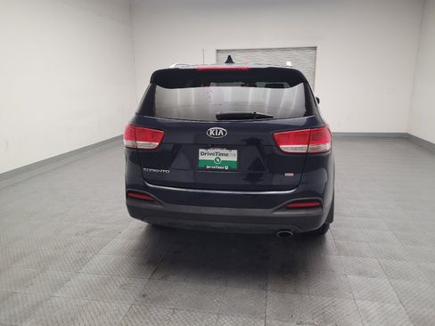 Used 2018 Kia Sorento FWD image 7