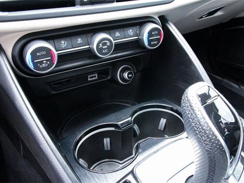 Used 2021 Alfa Romeo Giulia Sprint w/ Sun & Sound Package image 22