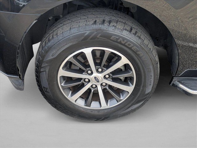 Used 2018 Ford Expedition XLT w/ Equipment Group 202A RWD image 21
