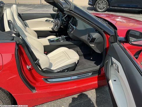 Used 2024 BMW Z4 sDrive30i w/ Premium Package RWD image 9