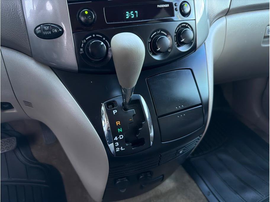 Used 2009 Toyota Sienna CE FWD image 18