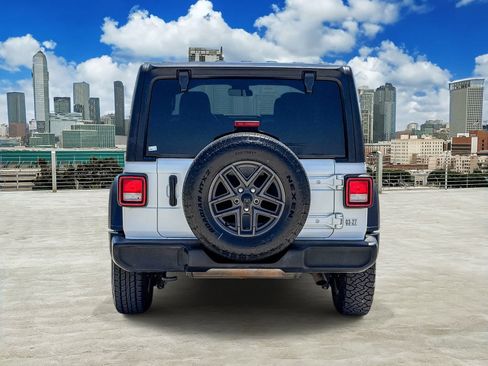 Used 2024 Jeep Wrangler Unlimited Sport AWD/4WD image 5