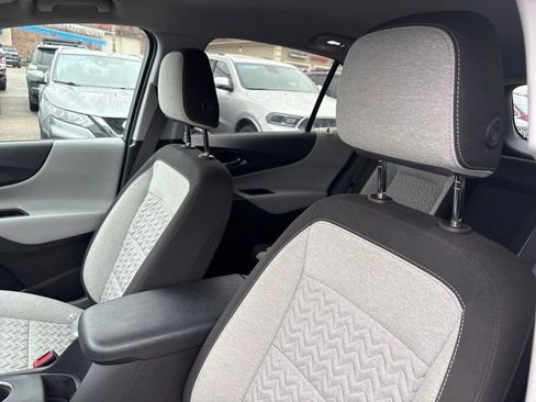 Used 2024 Chevrolet Equinox LS w/ LS Convenience Package image 9