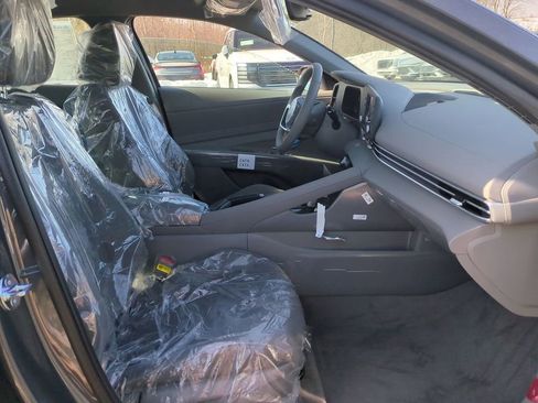 New 2026 Hyundai Elantra Sport FWD image 25