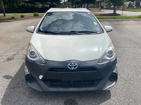 Used 2015 Toyota Prius C Two FWD image 2