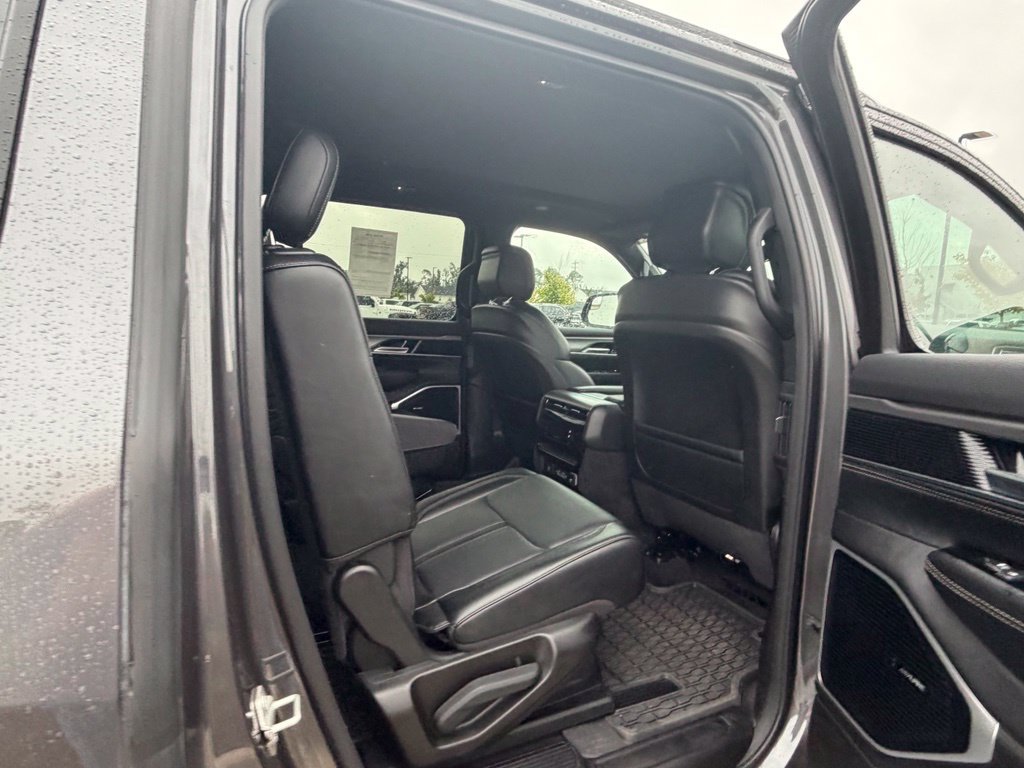 Used 2024 Jeep Wagoneer Series II AWD/4WD image 47