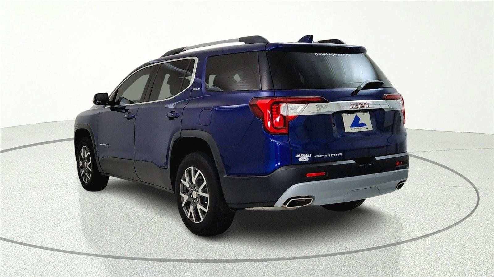 Used 2023 GMC Acadia SLE w/ Driver Convenience Package FWD image 5