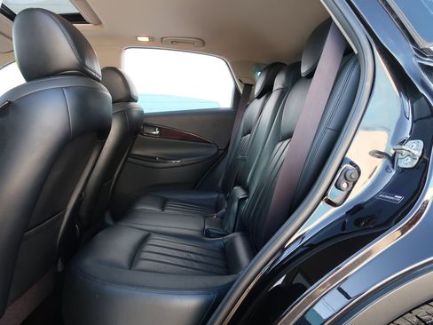 Used 2012 INFINITI EX35 Journey w/ Premium Pkg image 33