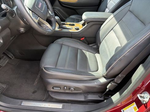 Used 2017 GMC Acadia Denali w/ Technology Package image 7