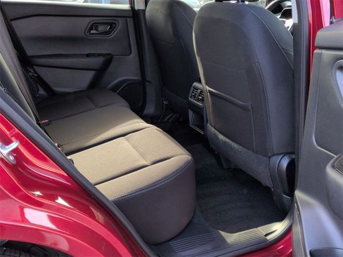 Used 2025 Nissan Rogue S image 18